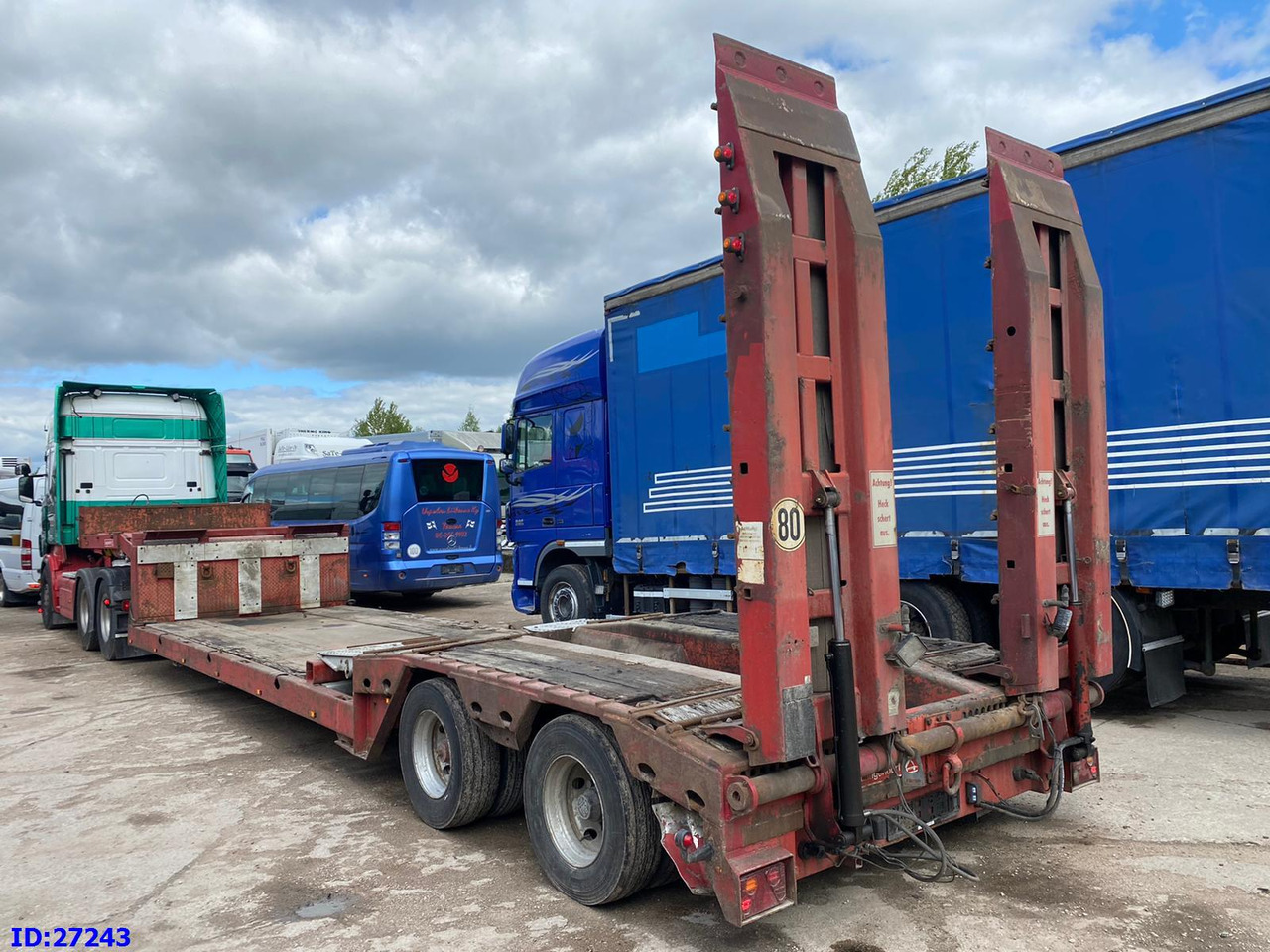 LANGENDORF Satbue 20/28 - Low bed - Low loader semi-trailer: picture 5 LANGENDORF Satbue 20/28 - Low bed - Low loader semi-trailer: picture 5