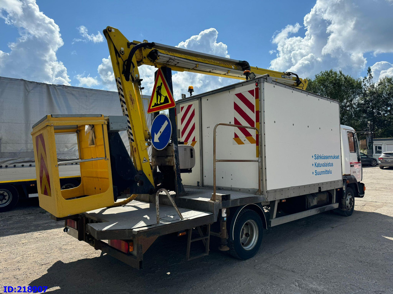 MAN LE 220C + Sky King 179TV - Truck mounted aerial platform, Utility/ Special vehicle: picture 5 MAN LE 220C + Sky King 179TV - Truck mounted aerial platform, Utility/ Special vehicle: picture 5
