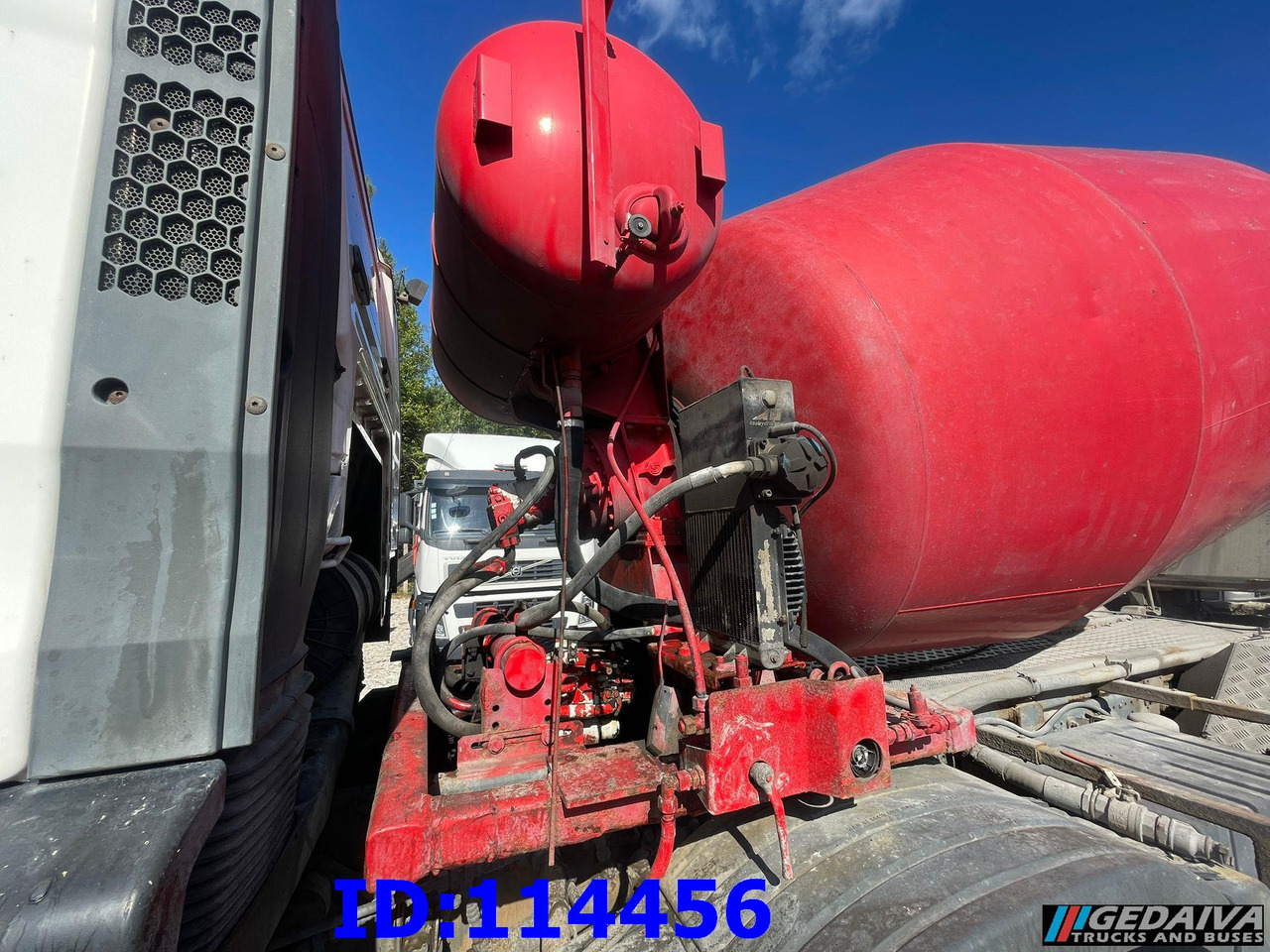MAN TGA 35.480 8X4 8m3 Manual - Concrete mixer truck: picture 5 MAN TGA 35.480 8X4 8m3 Manual - Concrete mixer truck: picture 5