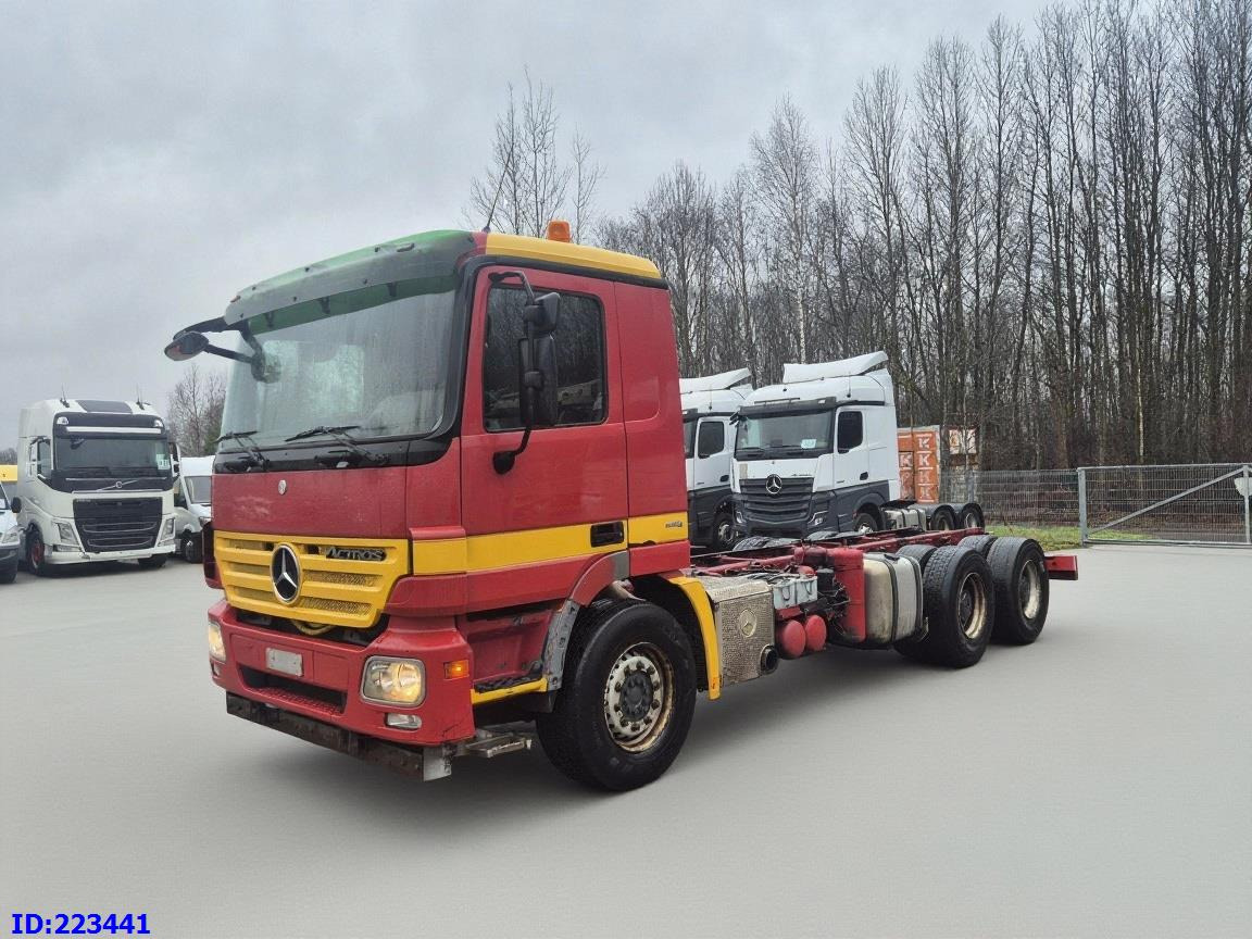 MERCEDES-BENZ Actros 2636 6X4 (3pedals) - Cab chassis truck: picture 1 MERCEDES-BENZ Actros 2636 6X4 (3pedals) - Cab chassis truck: picture 1