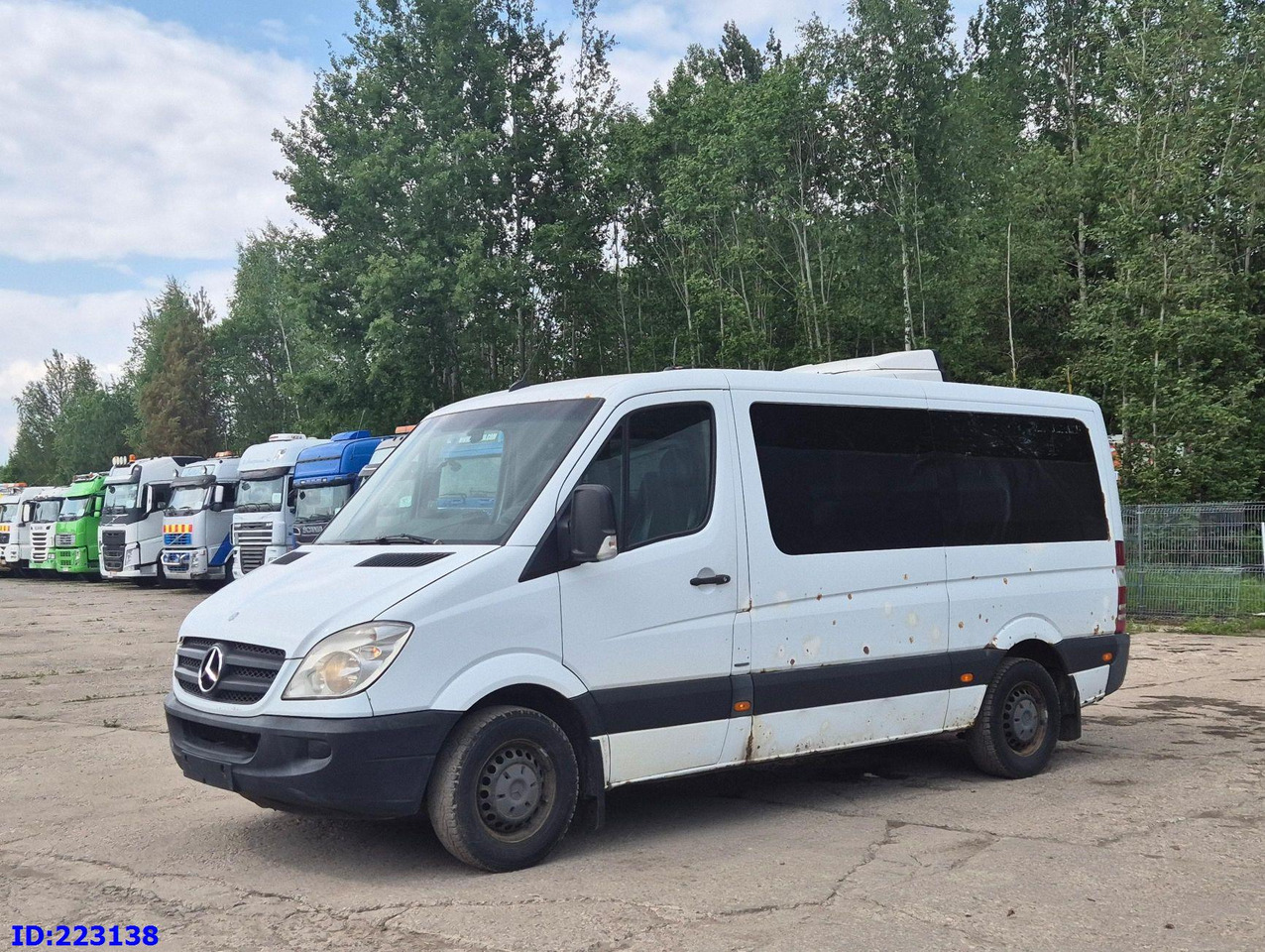 MERCEDES-BENZ Sprinter 213 - Euro5 - Coach: picture 4 MERCEDES-BENZ Sprinter 213 - Euro5 - Coach: picture 4