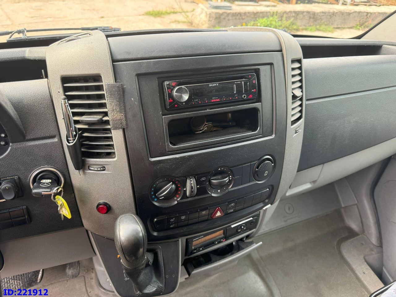 Minibus, Passenger van MERCEDES-BENZ Sprinter 518 VIP 17-Place: picture 12 Minibus, Passenger van MERCEDES-BENZ Sprinter 518 VIP 17-Place: picture 12