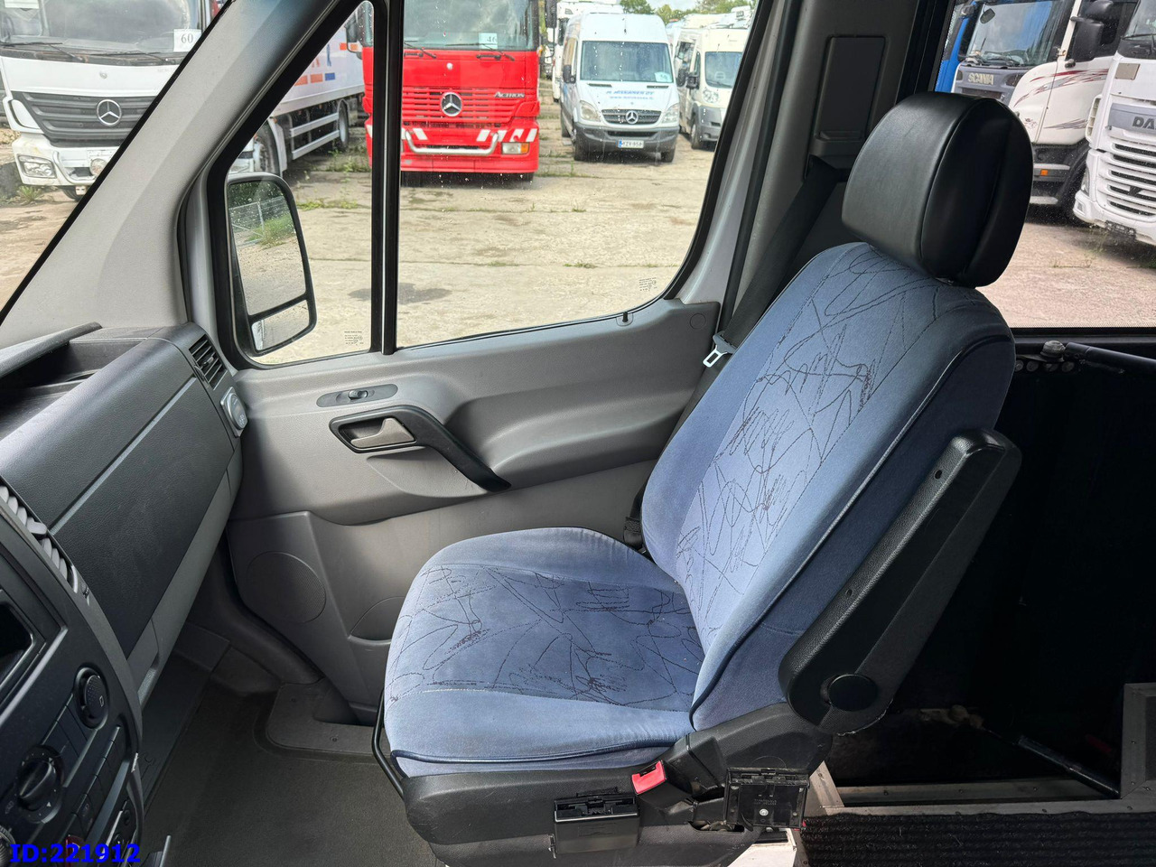 Minibus, Passenger van MERCEDES-BENZ Sprinter 518 VIP 17-Place: picture 14 Minibus, Passenger van MERCEDES-BENZ Sprinter 518 VIP 17-Place: picture 14