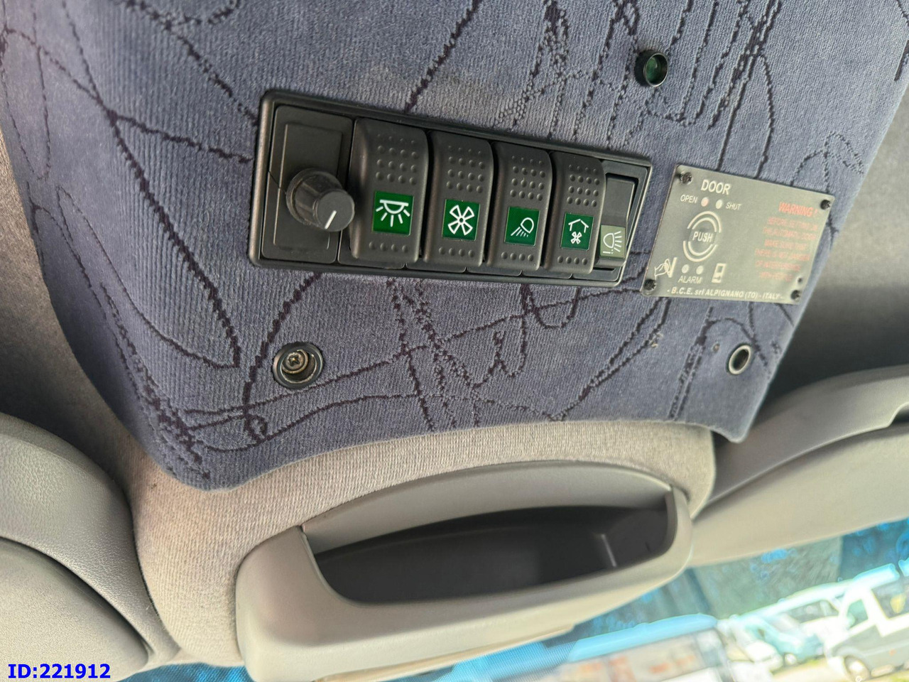 Minibus, Passenger van MERCEDES-BENZ Sprinter 518 VIP 17-Place: picture 13 Minibus, Passenger van MERCEDES-BENZ Sprinter 518 VIP 17-Place: picture 13