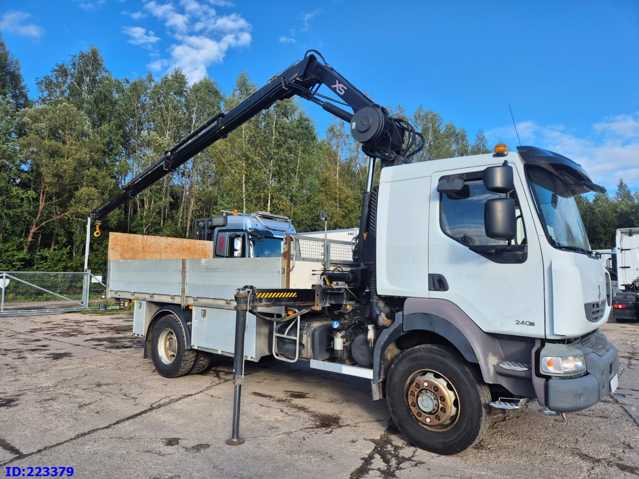 RENAULT Midlum 240.16 4x4 + HIAB 122 E-3 HIDUO - Dropside/ Flatbed truck: picture 4 RENAULT Midlum 240.16 4x4 + HIAB 122 E-3 HIDUO - Dropside/ Flatbed truck: picture 4