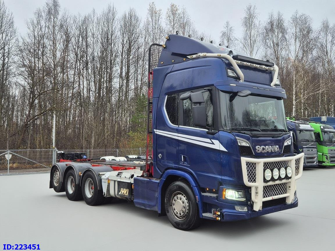 SCANIA R650 Full air 8x4 Steering axle (3 pedal) - Cab chassis truck: picture 4 SCANIA R650 Full air 8x4 Steering axle (3 pedal) - Cab chassis truck: picture 4