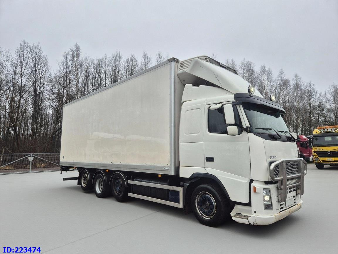 VOLVO FH12 460HP 8x2 Manual - Refrigerator truck: picture 4 VOLVO FH12 460HP 8x2 Manual - Refrigerator truck: picture 4