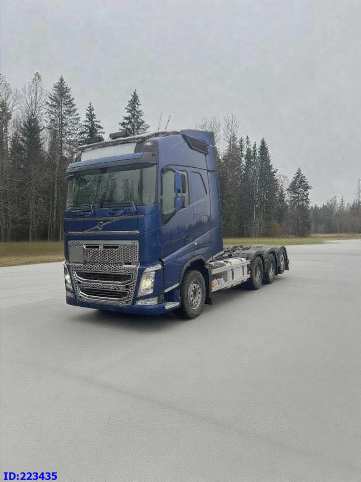 VOLVO FH13 540HP 8x4 (steering axle) - Cab chassis truck: picture 1 VOLVO FH13 540HP 8x4 (steering axle) - Cab chassis truck: picture 1