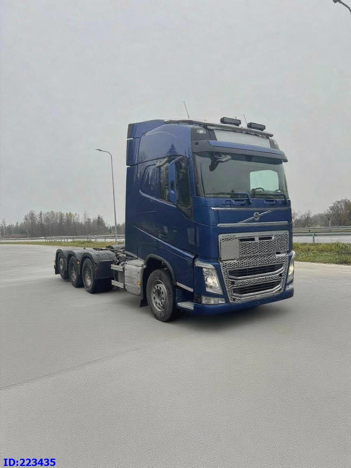 VOLVO FH13 540HP 8x4 (steering axle) - Cab chassis truck: picture 4 VOLVO FH13 540HP 8x4 (steering axle) - Cab chassis truck: picture 4