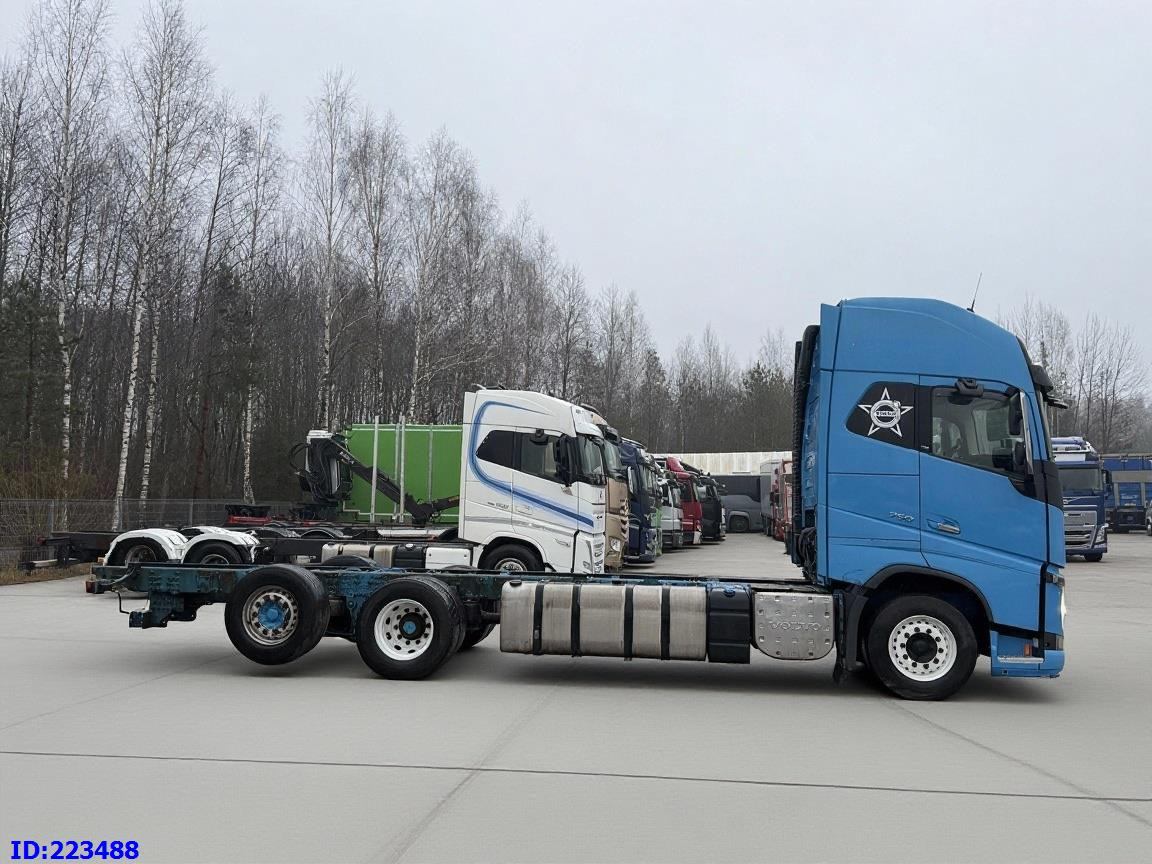 VOLVO FH16 750HP 6x2 - Cab chassis truck: picture 5 VOLVO FH16 750HP 6x2 - Cab chassis truck: picture 5