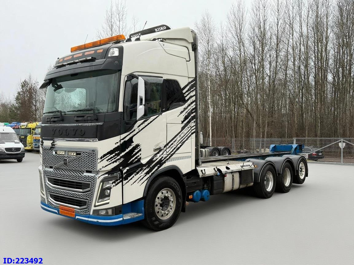 VOLVO FH16 750HP 8x4 - Cab chassis truck: picture 1 VOLVO FH16 750HP 8x4 - Cab chassis truck: picture 1