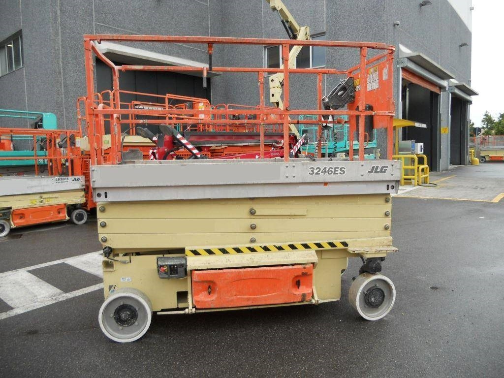 JLG 3246 - Scissor lift: picture 1 JLG 3246 - Scissor lift: picture 1