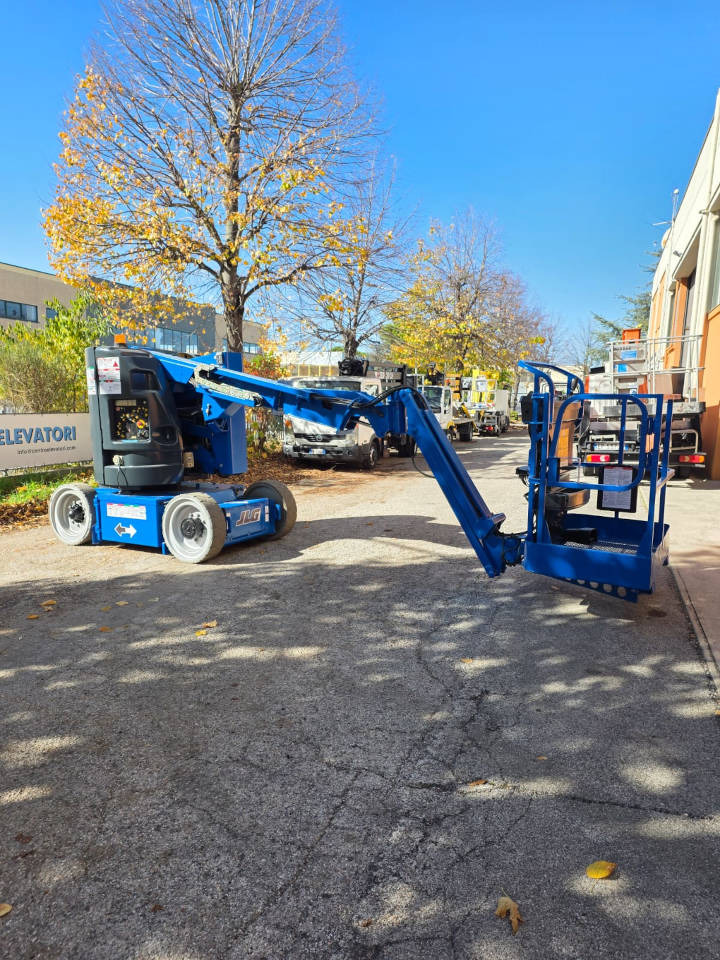 JLG E 300 AJP - Articulated boom: picture 1 JLG E 300 AJP - Articulated boom: picture 1