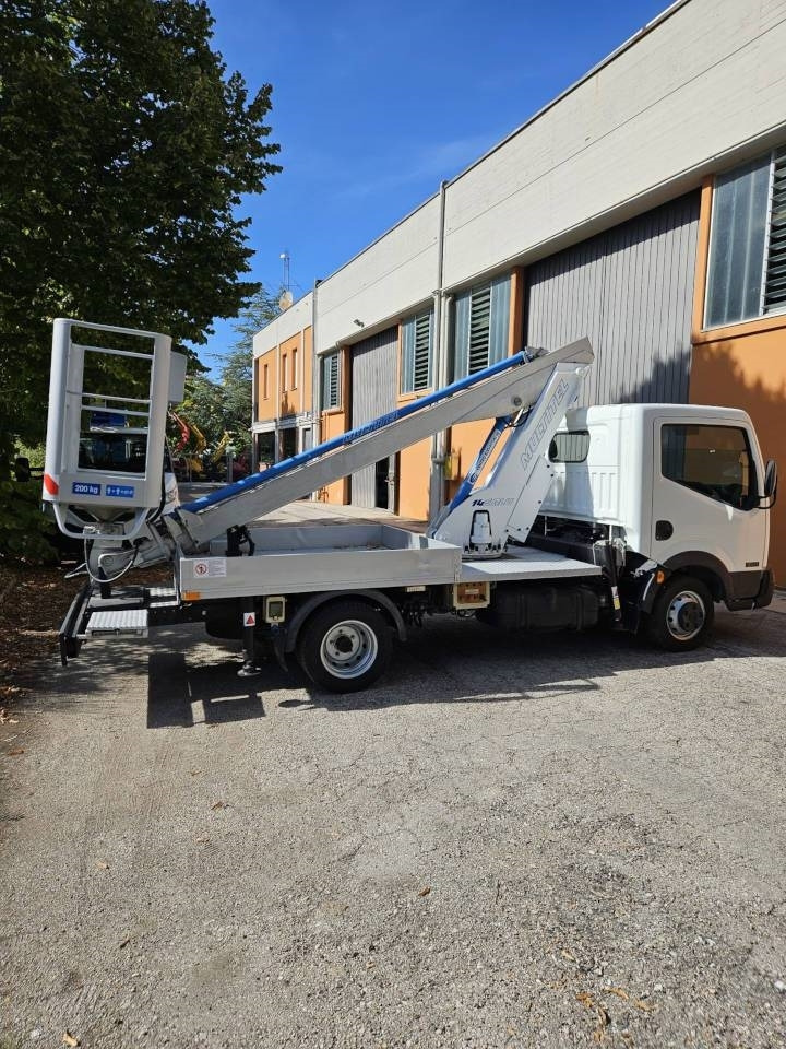 Truck mounted aerial platform Multitel ALU 145: picture 8