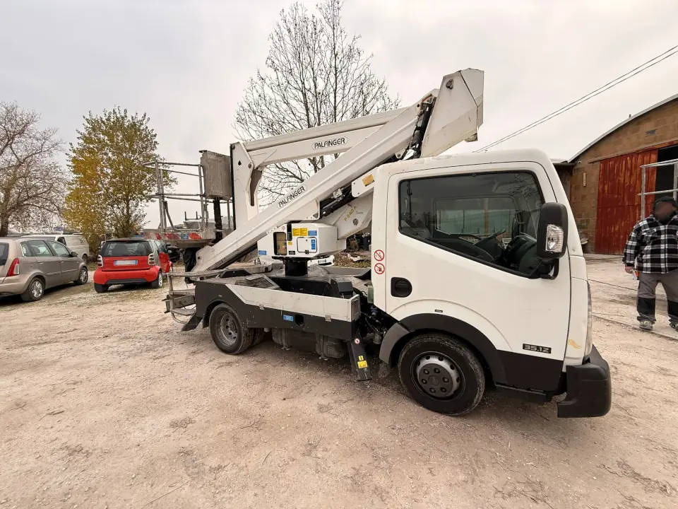 PALFINGER P 240 A - Truck mounted aerial platform: picture 1 PALFINGER P 240 A - Truck mounted aerial platform: picture 1