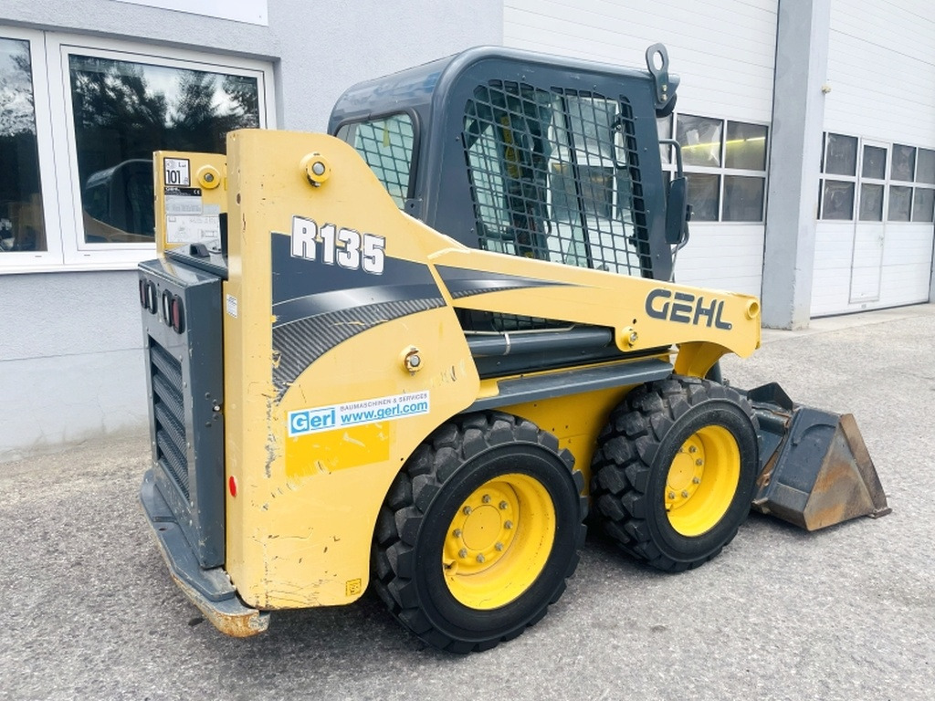 Skid steer loader Gehl R135 (4068): picture 7