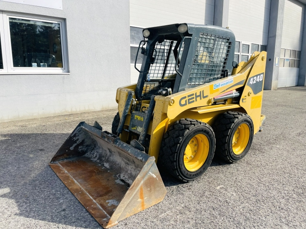 Gehl SL4240 (4090) - Skid steer loader: picture 4 Gehl SL4240 (4090) - Skid steer loader: picture 4
