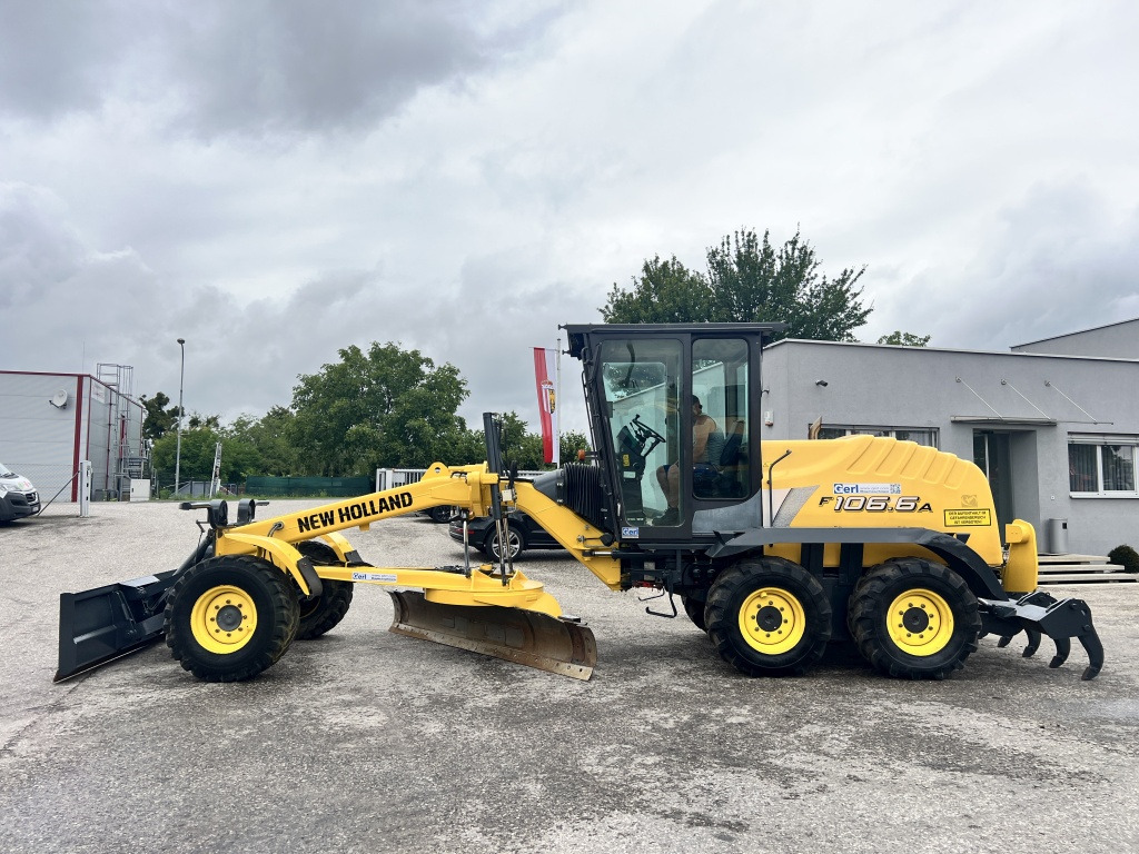 New Holland F 106.6 A (111602) - Grader: picture 1 New Holland F 106.6 A (111602) - Grader: picture 1