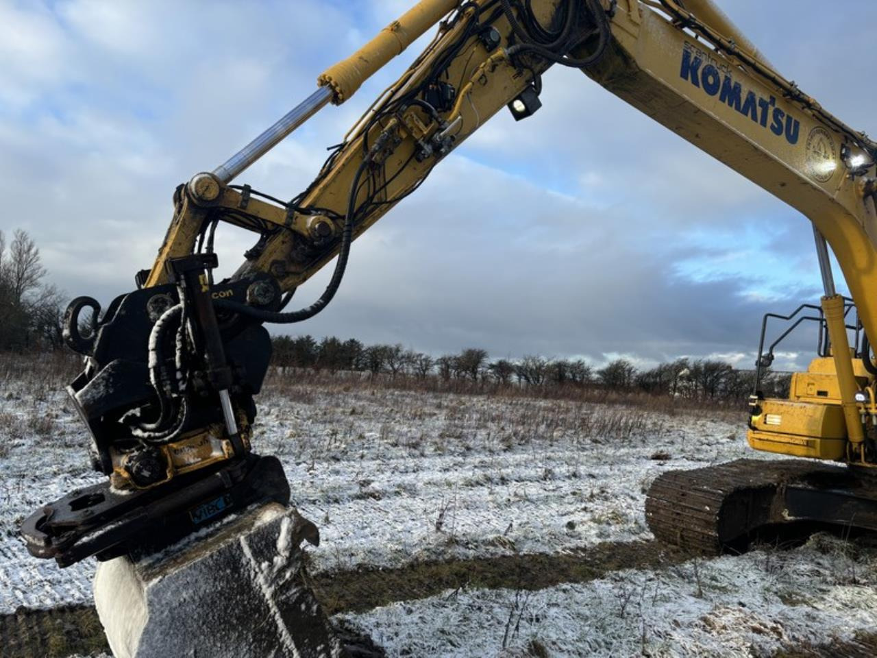 Komatsu PC240LC-11 - Crawler excavator: picture 5 Komatsu PC240LC-11 - Crawler excavator: picture 5