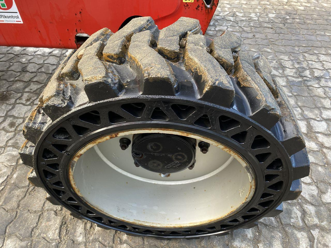 Manitou 160ATJ RC - Articulated boom: picture 5 Manitou 160ATJ RC - Articulated boom: picture 5