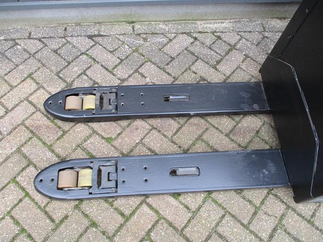 BT LPE 200 - Pallet truck: picture 5 BT LPE 200 - Pallet truck: picture 5