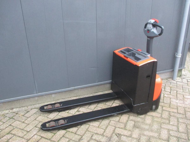 BT LWE160 - Pallet truck: picture 2 BT LWE160 - Pallet truck: picture 2