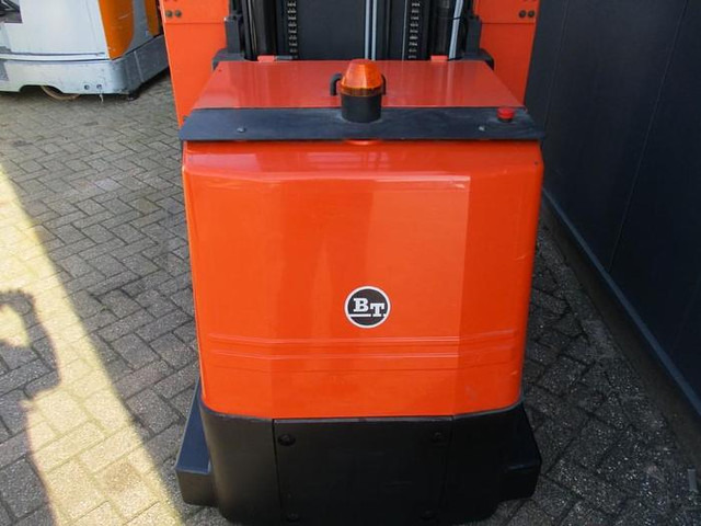 BT OME 100M - Order picker: picture 4 BT OME 100M - Order picker: picture 4