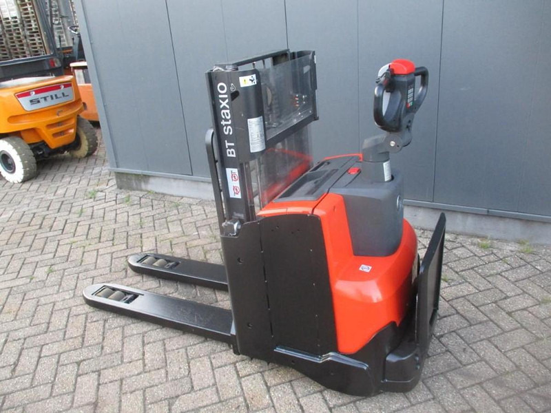 BT SWE 200D - Stacker: picture 3 BT SWE 200D - Stacker: picture 3