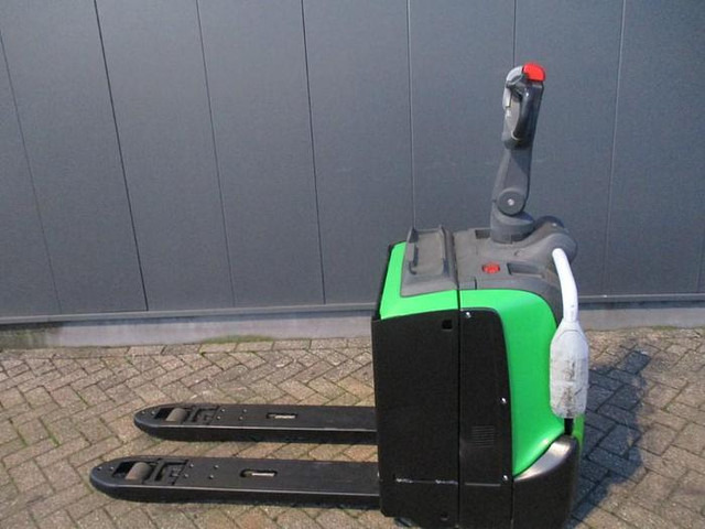 Cesab P320 - Pallet truck: picture 1 Cesab P320 - Pallet truck: picture 1