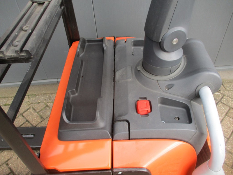 Toyota LPE 200 - Pallet truck: picture 3 Toyota LPE 200 - Pallet truck: picture 3