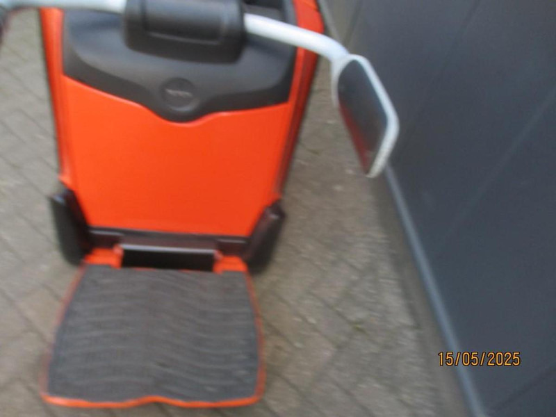 Toyota LPE 250 - Pallet truck: picture 3 Toyota LPE 250 - Pallet truck: picture 3