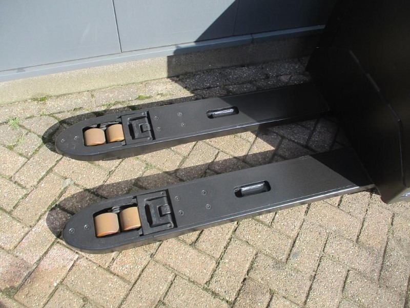 Toyota LPE200 - Pallet truck: picture 4 Toyota LPE200 - Pallet truck: picture 4