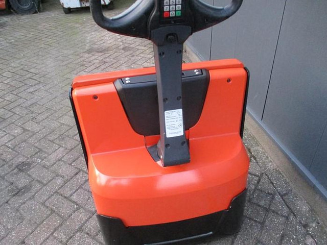 Toyota LWE 140 - Pallet truck: picture 4 Toyota LWE 140 - Pallet truck: picture 4