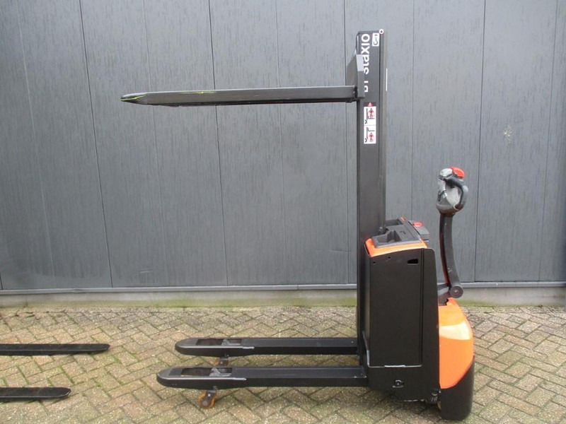 Stacker Toyota SWE 080L: picture 6 Stacker Toyota SWE 080L: picture 6