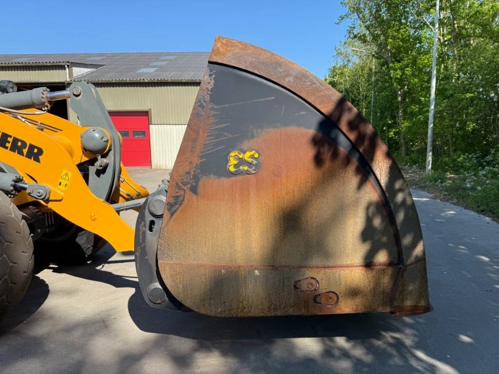 Eurosteel Hoogkiepbak - Bucket for Construction machinery: picture 4 Eurosteel Hoogkiepbak - Bucket for Construction machinery: picture 4