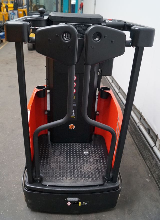 EP JX0-30 - Order picker: picture 3 EP JX0-30 - Order picker: picture 3