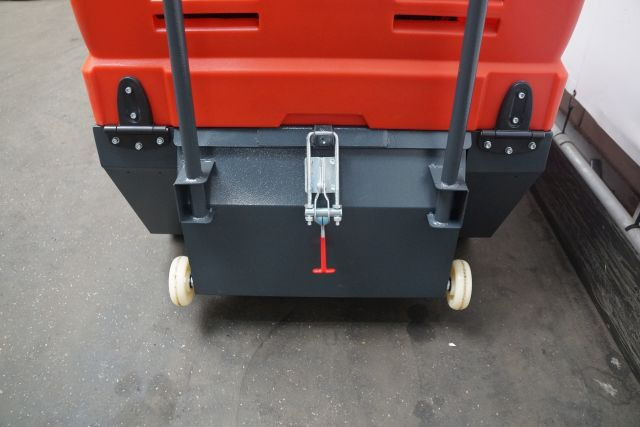 EP T1260 - Industrial sweeper: picture 4 EP T1260 - Industrial sweeper: picture 4