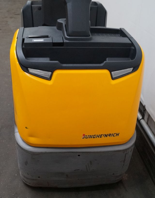 Jungheinrich ECE220HP - Order picker: picture 4 Jungheinrich ECE220HP - Order picker: picture 4