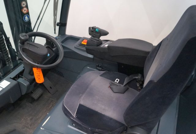 Jungheinrich EFG430 - Electric forklift: picture 4 Jungheinrich EFG430 - Electric forklift: picture 4