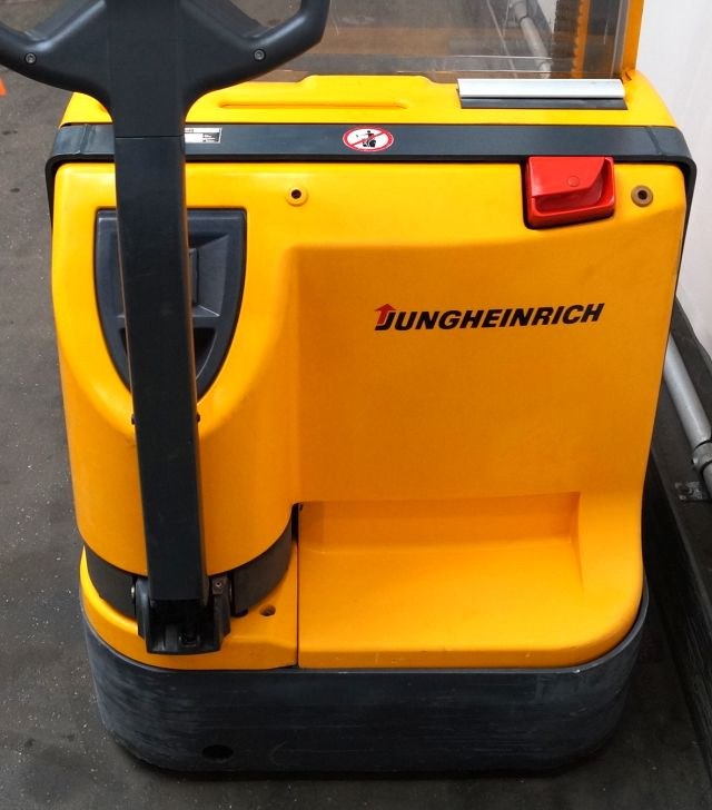 Jungheinrich EJC10 - Stacker: picture 3 Jungheinrich EJC10 - Stacker: picture 3