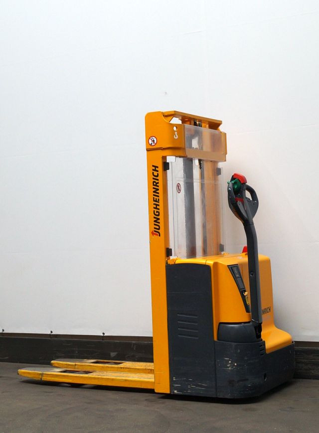 Jungheinrich EJC110 - Stacker: picture 2 Jungheinrich EJC110 - Stacker: picture 2