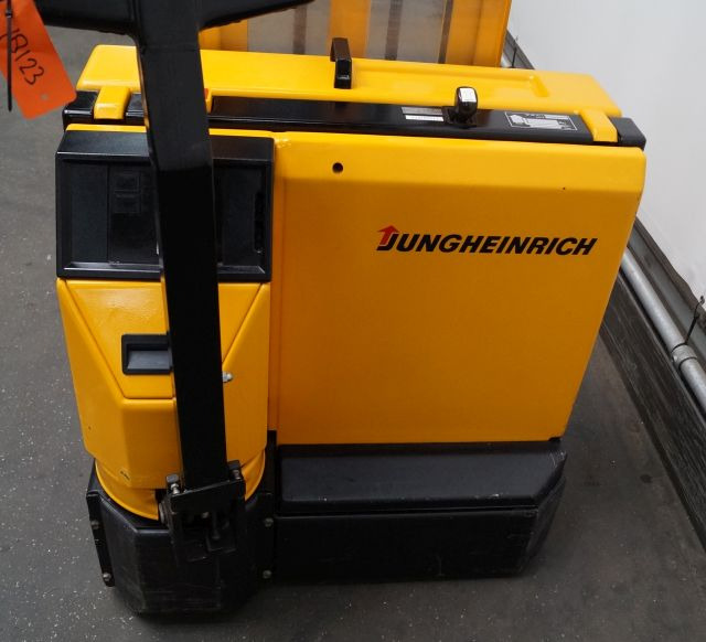 Jungheinrich EJC12 - Stacker: picture 3 Jungheinrich EJC12 - Stacker: picture 3