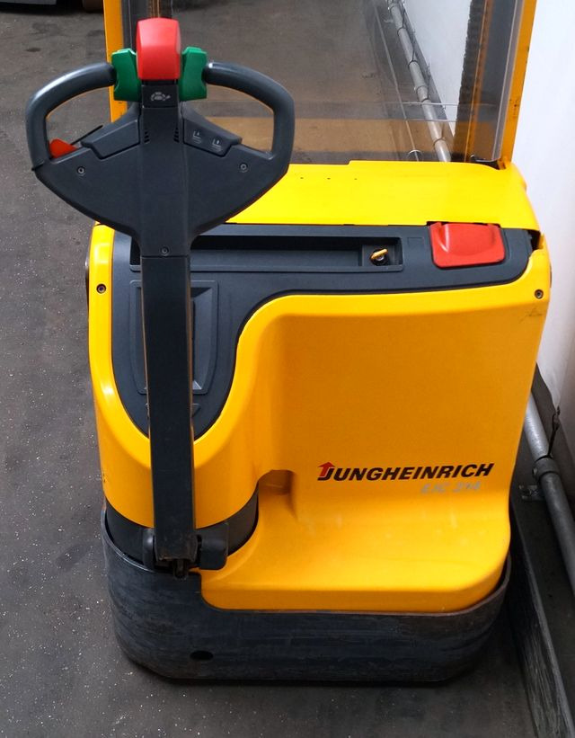 Jungheinrich EJC214 - Stacker: picture 3 Jungheinrich EJC214 - Stacker: picture 3