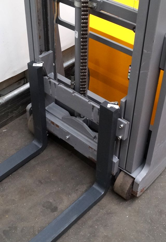 Jungheinrich EJG110 - Stacker: picture 3 Jungheinrich EJG110 - Stacker: picture 3