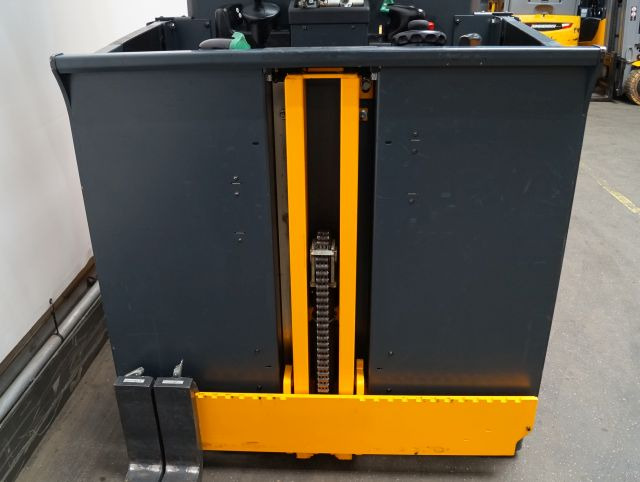 Jungheinrich EKS312 - Order picker: picture 5 Jungheinrich EKS312 - Order picker: picture 5