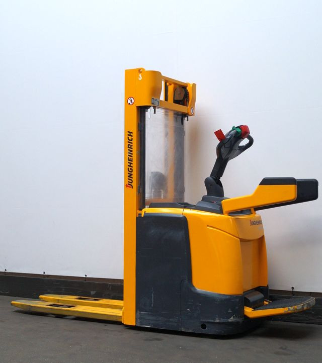 Jungheinrich ERC212 - Stacker: picture 2 Jungheinrich ERC212 - Stacker: picture 2