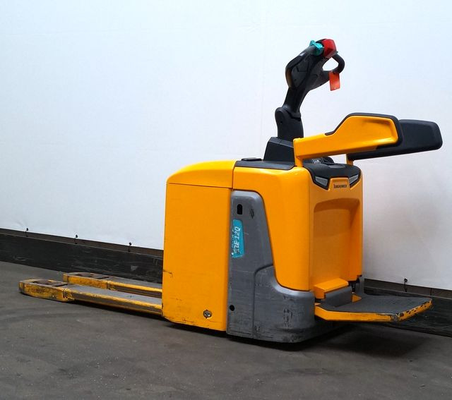 Jungheinrich ERE120 - Pallet truck: picture 2 Jungheinrich ERE120 - Pallet truck: picture 2