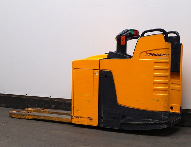 Jungheinrich ERE225 - Pallet truck: picture 2 Jungheinrich ERE225 - Pallet truck: picture 2