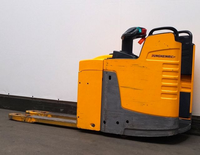 Jungheinrich ERE225 - Pallet truck: picture 2 Jungheinrich ERE225 - Pallet truck: picture 2