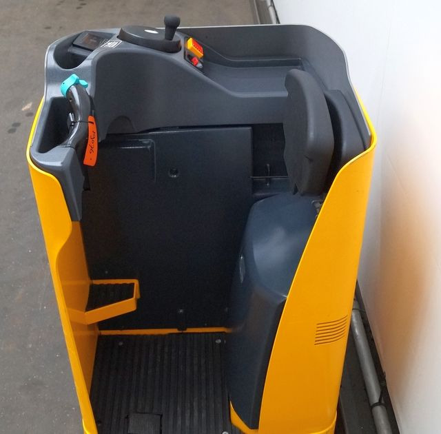 Jungheinrich ESE120 - Pallet truck: picture 4 Jungheinrich ESE120 - Pallet truck: picture 4